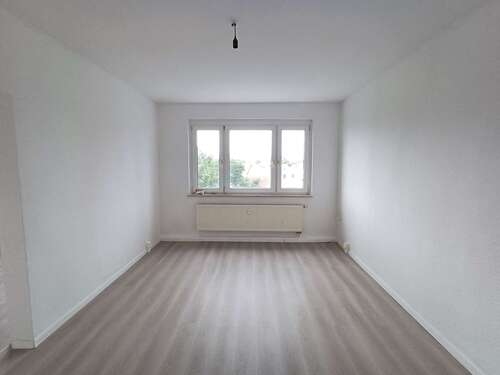 Foto - Wohnung zum Mieten in Borna 263,48 € 47 m²