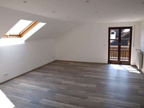 Foto - Wohnung zum Mieten in Vilsheim 900,00 € 95 m²