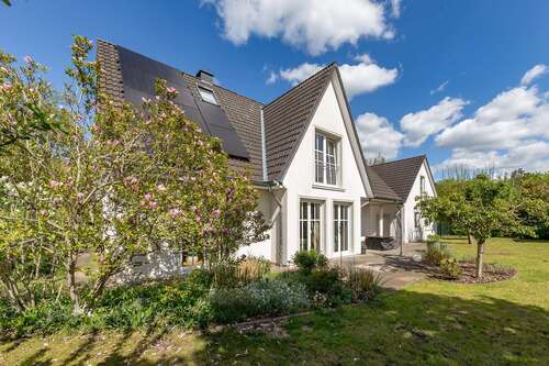 Foto - Haus zum Mieten in Radbruch 3.650,00 € 223 m²