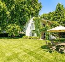 Haus zum Kaufen in Oberhaching 3.280.000,00 € 323.34 m²