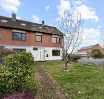 Haus zum Kaufen in Langenfeld 470.000,00 € 121.09 m²