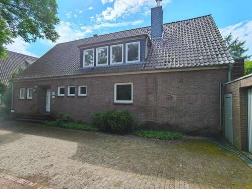 Foto - Haus zum Kaufen in Uelzen 385.000,00 € 180 m²