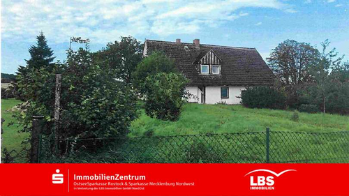 Foto - Haus zum Kaufen in Laage 91.000,00 € 146 m²