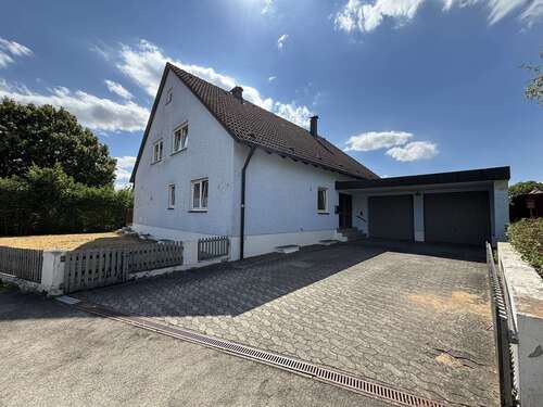 Foto - Haus zum Kaufen in Aurach 375.000,00 € 118.2 m²
