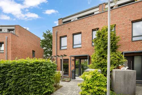 Foto - Haus zum Mieten in Düsseldorf 2.990,00 € 150 m²