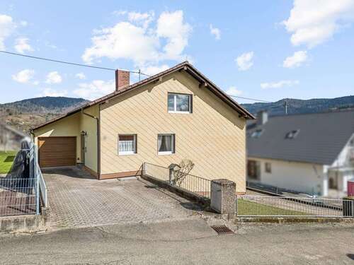 Foto - Haus zum Kaufen in Gaggenau 384.000,00 € 208 m²