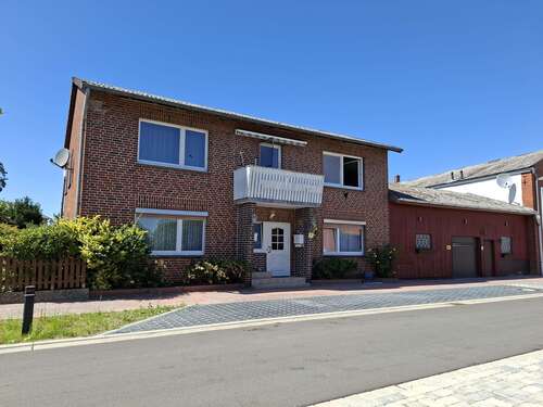 Foto - Haus zum Kaufen in Wahrenholz 249.000,00 € 245 m²
