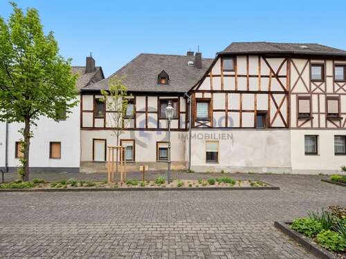 Foto - Haus zum Kaufen in Rhens 375.000,00 € 259.5 m²