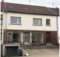 Haus zum Kaufen in Schwalbach 170.000,00 € 254 m²