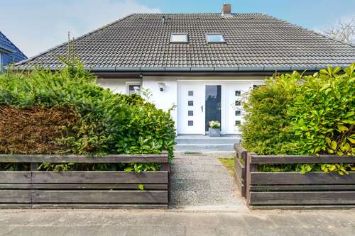 Foto - Haus zum Kaufen in Timmendorfer Strand 1.100.000,00 € 209 m²