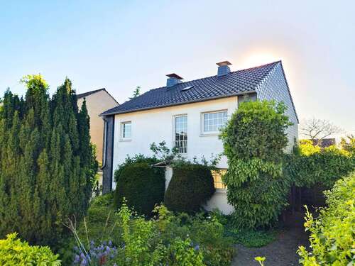 Foto - Haus zum Kaufen in Moers 580.000,00 € 132 m²