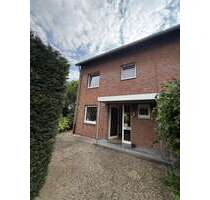 Haus zum Mieten in Neuss 1.930,00 € 141 m²