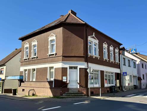 Foto - Haus zum Kaufen in Schiffweiler 199.000,00 € 190 m²