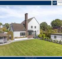 Haus zum Kaufen in Meerbusch - Büderich 1.790.000,00 € 291.83 m²