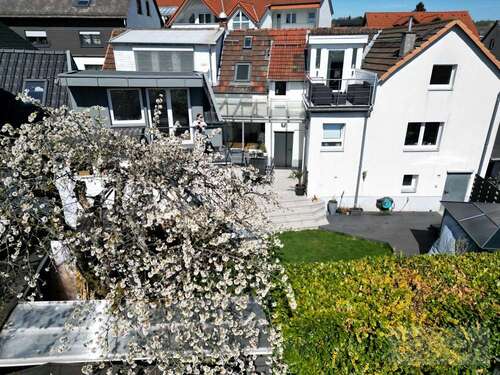 Foto - Haus zum Kaufen in Taunusstein Neuhof 749.000,00 € 224 m²