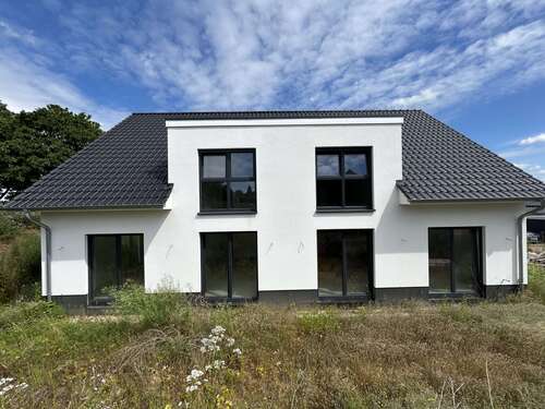 Foto - Haus zum Kaufen in Holle 340.000,00 € 166 m²