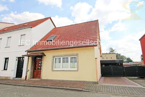 Foto - Haus zum Kaufen in Dessau-Roßlau 210.000,00 € 128 m²
