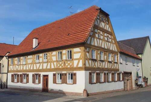 Foto - Haus zum Kaufen in Birkenfeld 280.000,00 € 260 m²