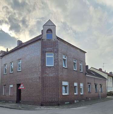 Foto - Haus zum Kaufen in Duisburg 298.000,00 € 285 m²