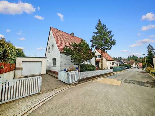 Foto - Haus zum Kaufen in Heroldsberg 535.000,00 € 190 m²