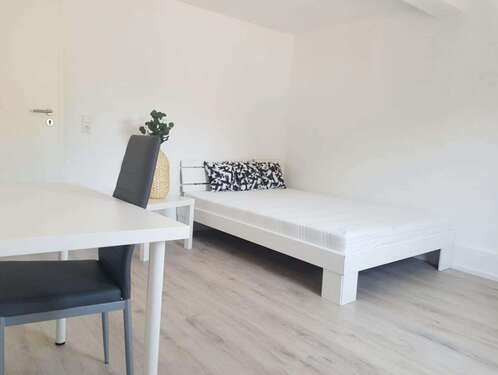 Foto - WG-Zimmer in Stuttgart 650,00 € 17.4 m²