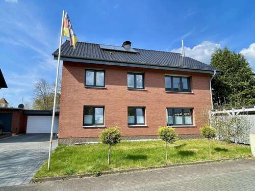 Foto - Haus zum Kaufen in Schloß Holte-Stukenbrock 510.000,00 € 162 m²