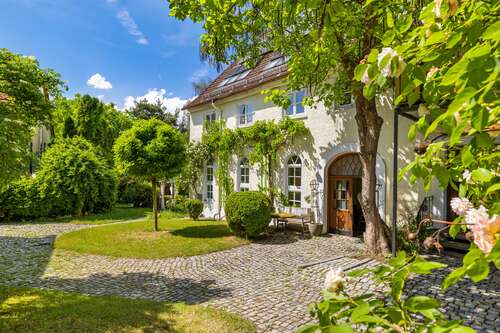 Foto - Haus zum Kaufen in Kettershausen, Deutschland 1.288.000,00 € 540 m²