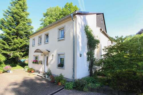 Foto - Haus zum Kaufen in Neustadt i. Sa. 199.000,00 € 227 m²