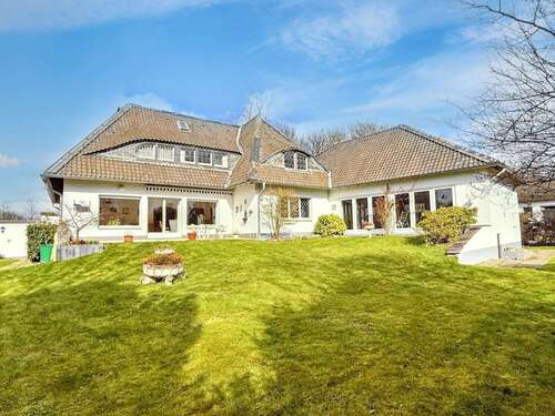Foto - Haus zum Kaufen in Krefeld-Kliedbruch 680.000,00 € 225 m²