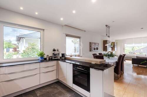 Foto - Haus zum Kaufen in Usingen 649.000,00 € 202.99 m²