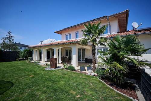 Foto - Haus zum Kaufen in Aiterhofen 695.000,00 € 225.95 m²