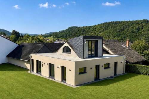 Foto - Haus zum Kaufen in Wiltingen 699.000,00 € 290 m²
