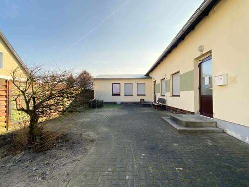 Foto - Büro in Klötze 750,00 € 240 m² - 750,00&nbsp;EUR Kaltmiete, ca.&nbsp; 240,00&nbsp;m&sup2;
