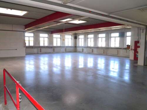 Foto - Spezialgewerbe in Kirchheim 4.290,00 € 660 m²