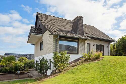 Foto - Haus zum Kaufen in Neunkirchen-Seelscheid 498.000,00 € 203.91 m²