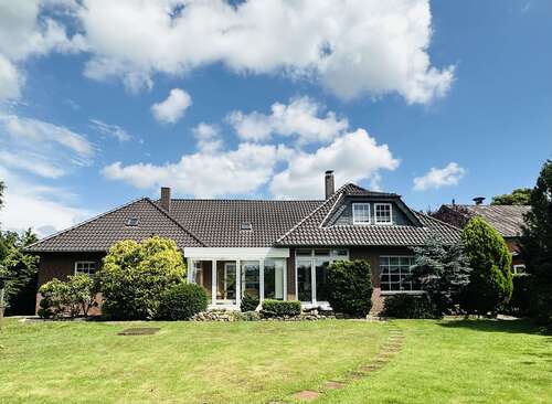 Foto - Haus zum Kaufen in Sassenburg-Dannenbüttel 379.000,00 € 225 m²