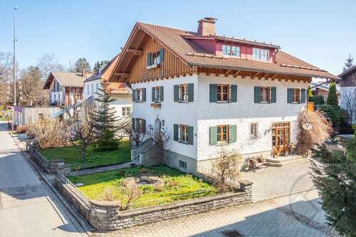 Foto - Haus zum Kaufen in Nesselwang 595.000,00 € 198 m²