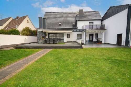 Foto - Haus zum Mieten in Sankt Augustin 2.800,00 € 221 m²