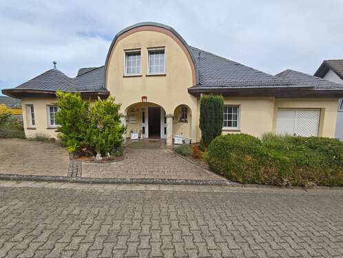 Foto - Haus zum Kaufen in Niederheimbach 550.000,00 € 280 m²