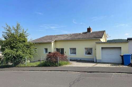 Foto - Haus zum Kaufen in Lollar 488.000,00 € 255 m²