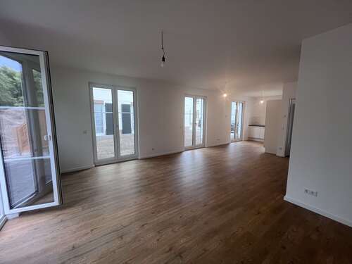 Foto - Haus zum Mieten in Beelitz-Heilstätten 1.599,00 € 106.97 m²