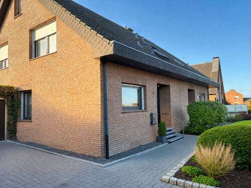 Foto - Haus zum Kaufen in Bedburg-Hau 369.000,00 € 135 m²