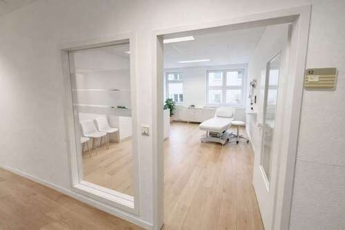 Foto - Büro in Friedrichsdorf 1.650,00 € 150 m²