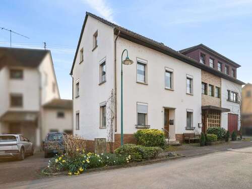 Foto - Haus zum Kaufen in Bengel 239.000,00 € 237.82 m²