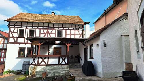 Foto - Haus zum Kaufen in Weilrod 675.000,00 € 324 m²