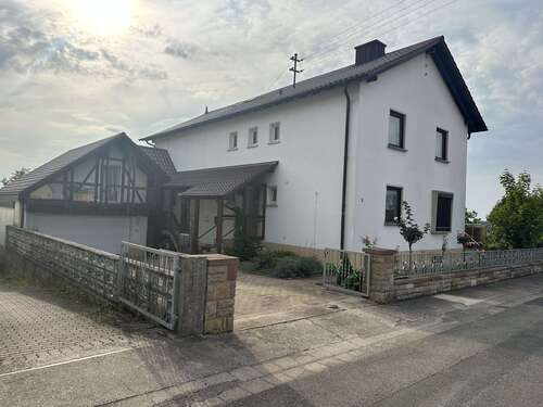 Foto - Haus zum Kaufen in Eschbach 465.000,00 € 250 m²