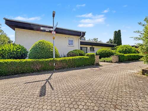 Foto - Haus zum Kaufen in Metzingen 899.000,00 € 253.87 m²