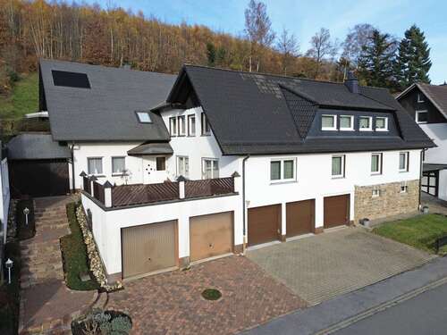 Foto - Haus zum Kaufen in Sundern (Sauerland) 475.000,00 € 345 m²