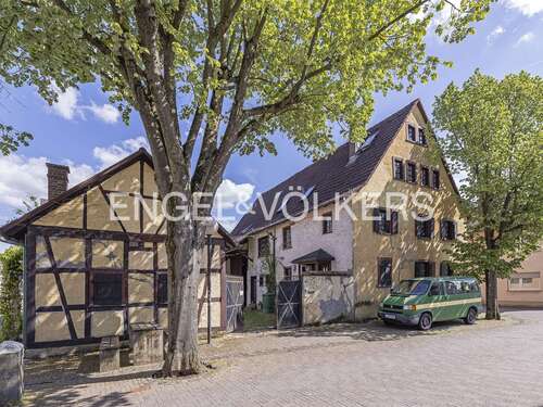 Foto - Haus zum Kaufen in Friedrichsdorf 690.000,00 € 284 m²