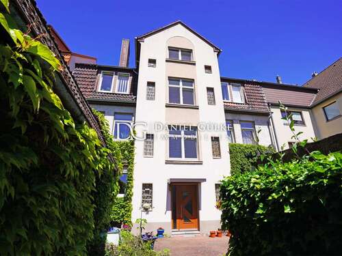 Foto - Haus zum Kaufen in Seelze 598.000,00 € 295.81 m²